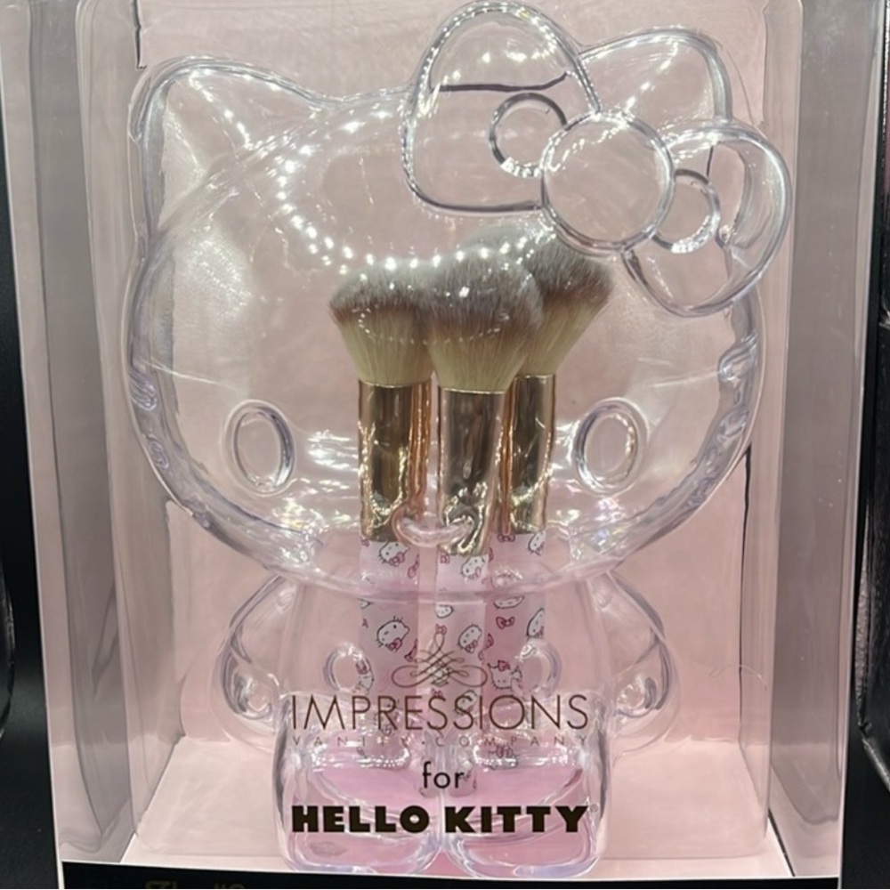 Hello Kitty 6 Piece Makeup Brush Gift Set New